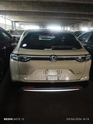 Honda Vezel 2021 Beige