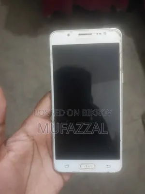 Samsung Galaxy J5 16 GB White
