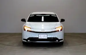 Toyota Prius LE All-Wheel Drive-e 2023 Pearl