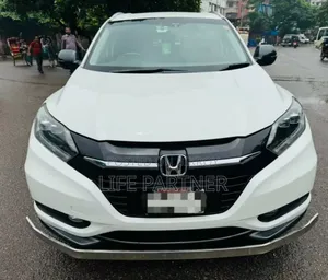 Honda Vezel 1.5 Hybrid 2WD 2014 Pearl