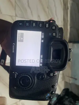 ক্যানন ৭ডি উইথ ৫০এমএম এসটিএম লেন্স