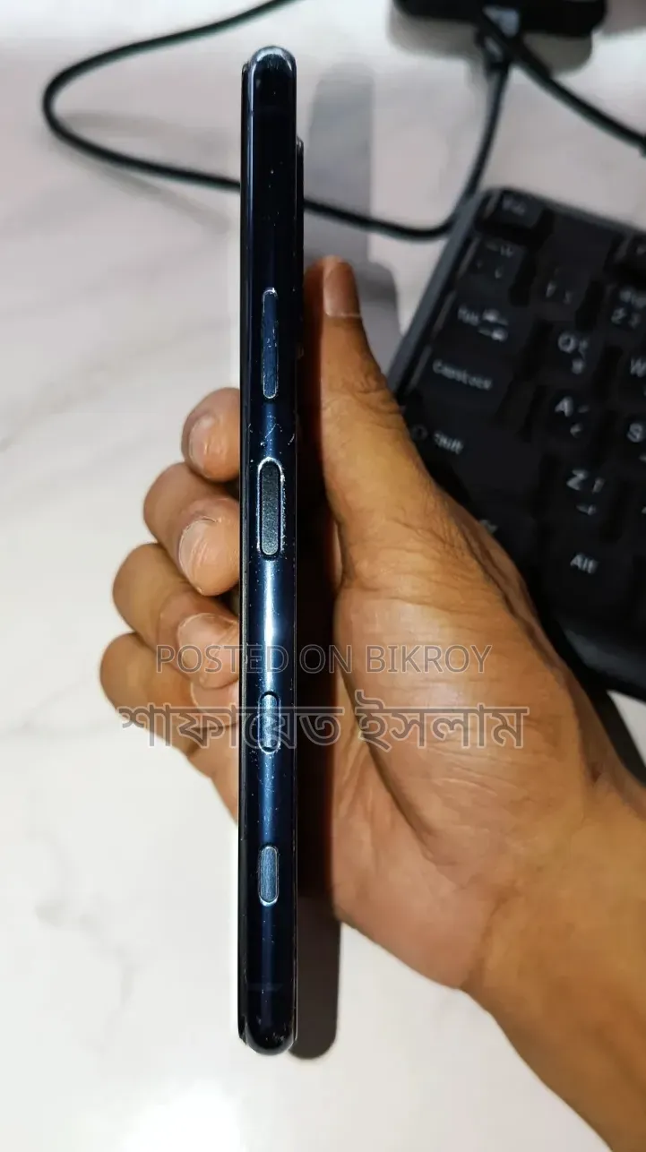 সনি এক্সপেরিয়া ৫ ২ ১২৮ জিবি নীল