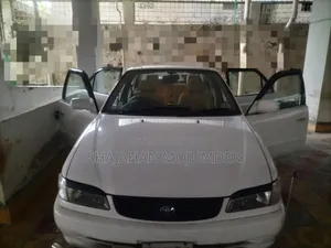টয়োটা করোলা ১৯৯৭ হোয়াইট