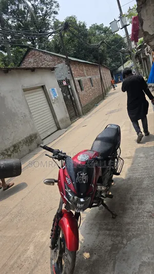 Bajaj Pulsar 150 2014 Red