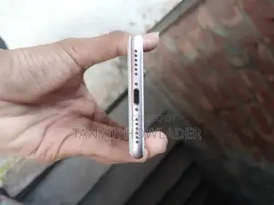 অ্যাপল আইফোন ৭ ১২৮ জিবি রোজ গোল্ড