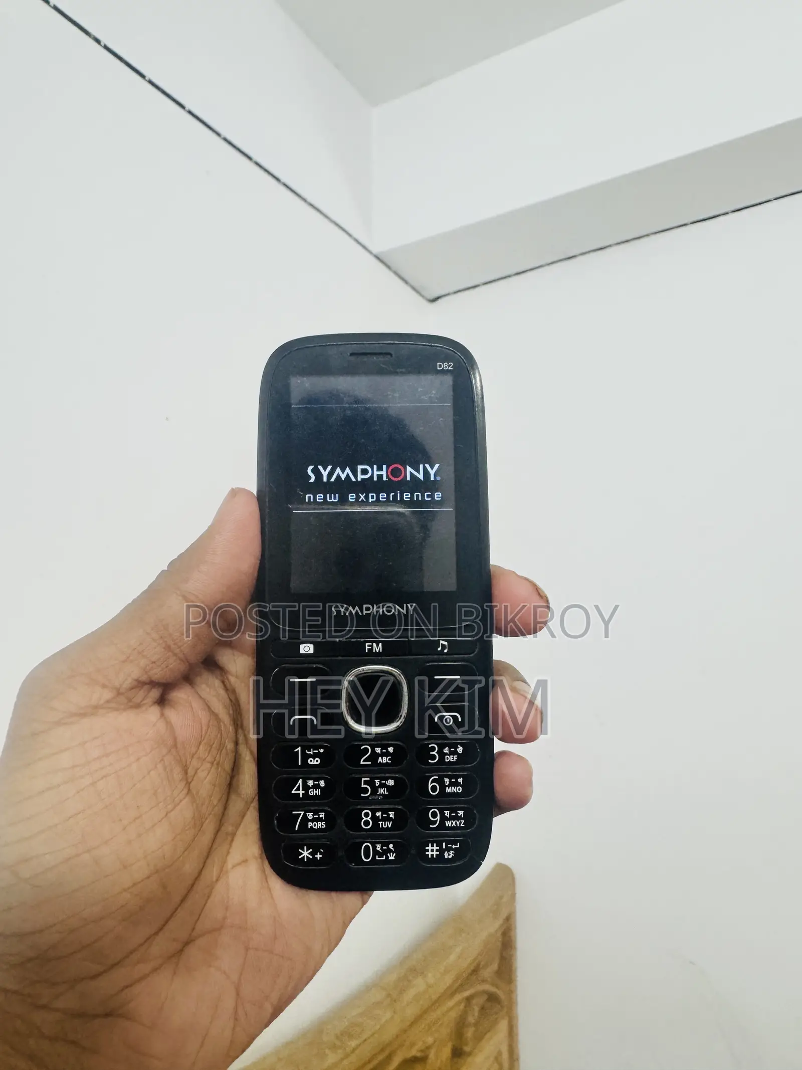 Symphony D82 Black