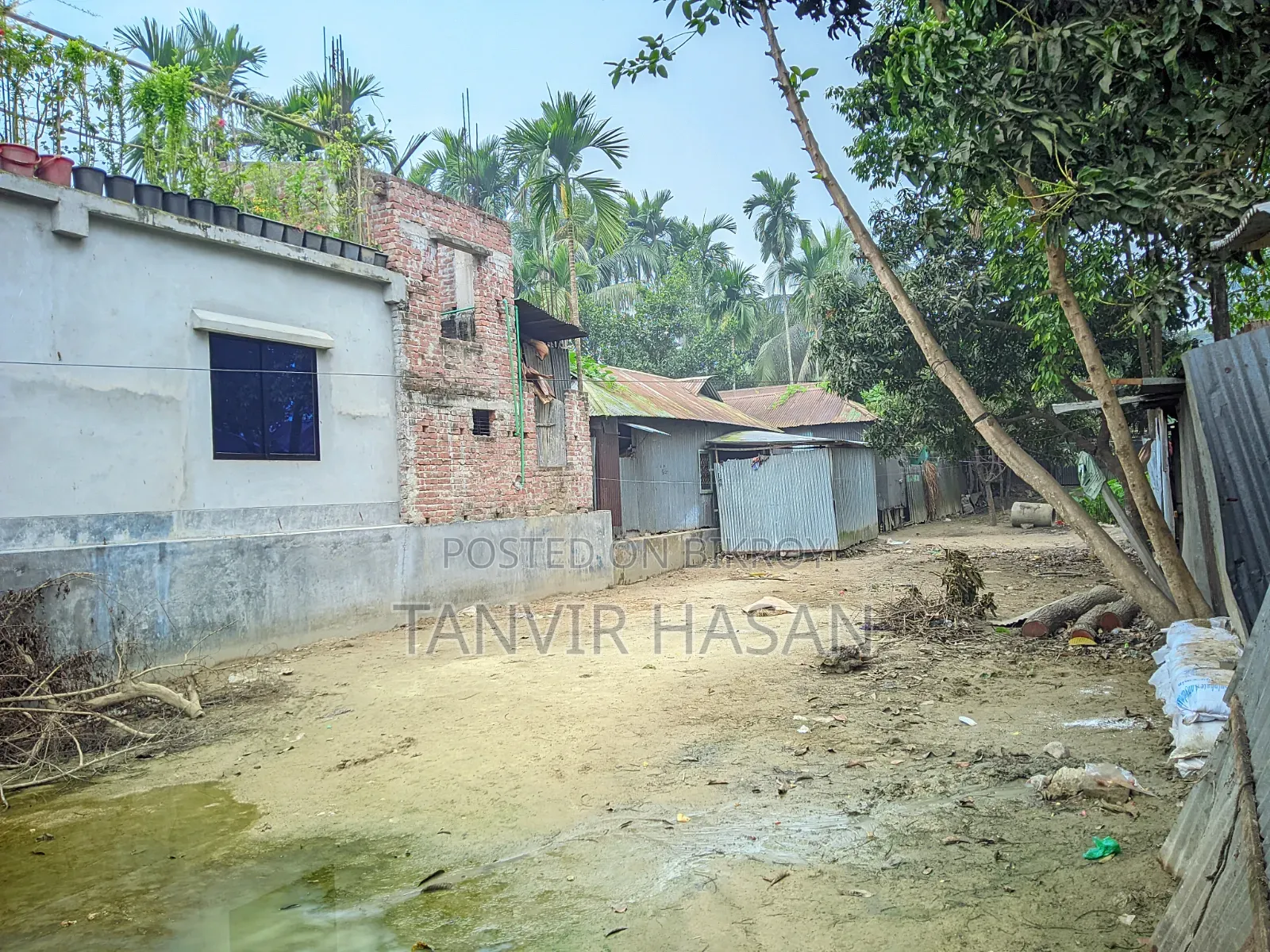 জমি বিক্রি করা হবে