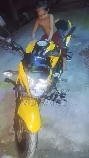 সুজুকি জিক্সার মনোটোন ২০২৩ হলুদ