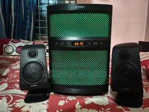 F D F580x 2.1 Bluetooth Speaker – Excellent Condition