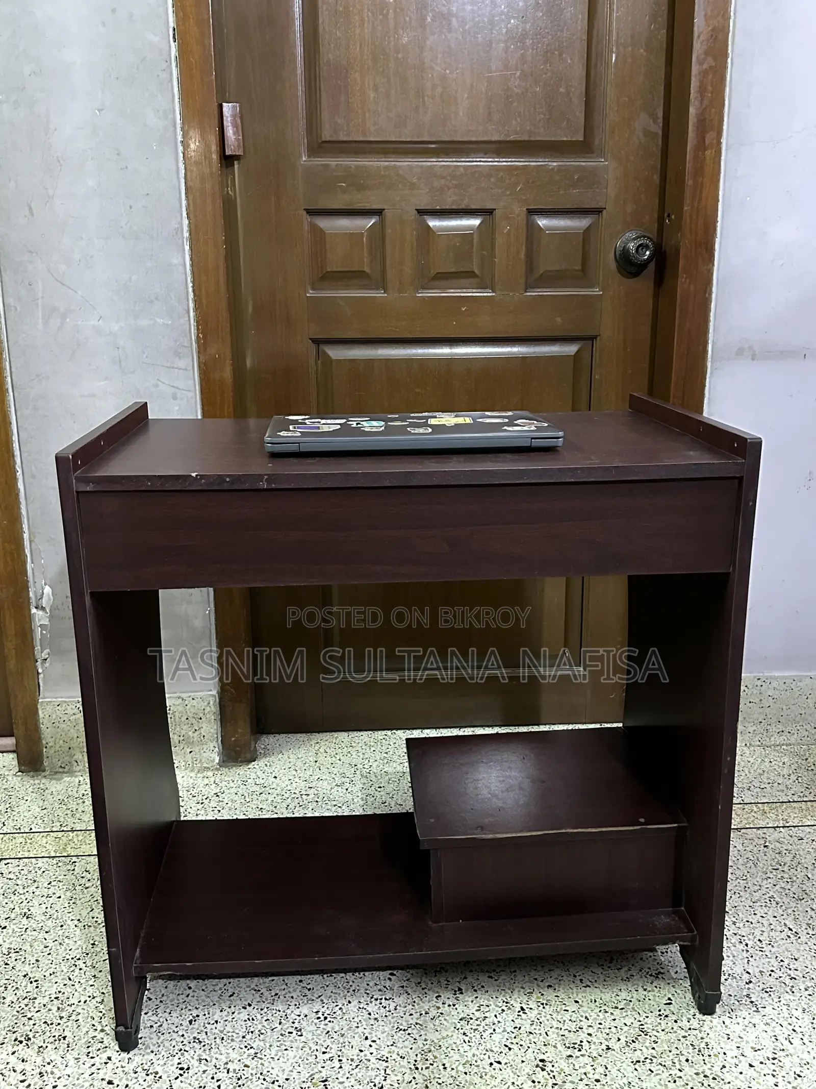 কম্পিউটার টেবিল