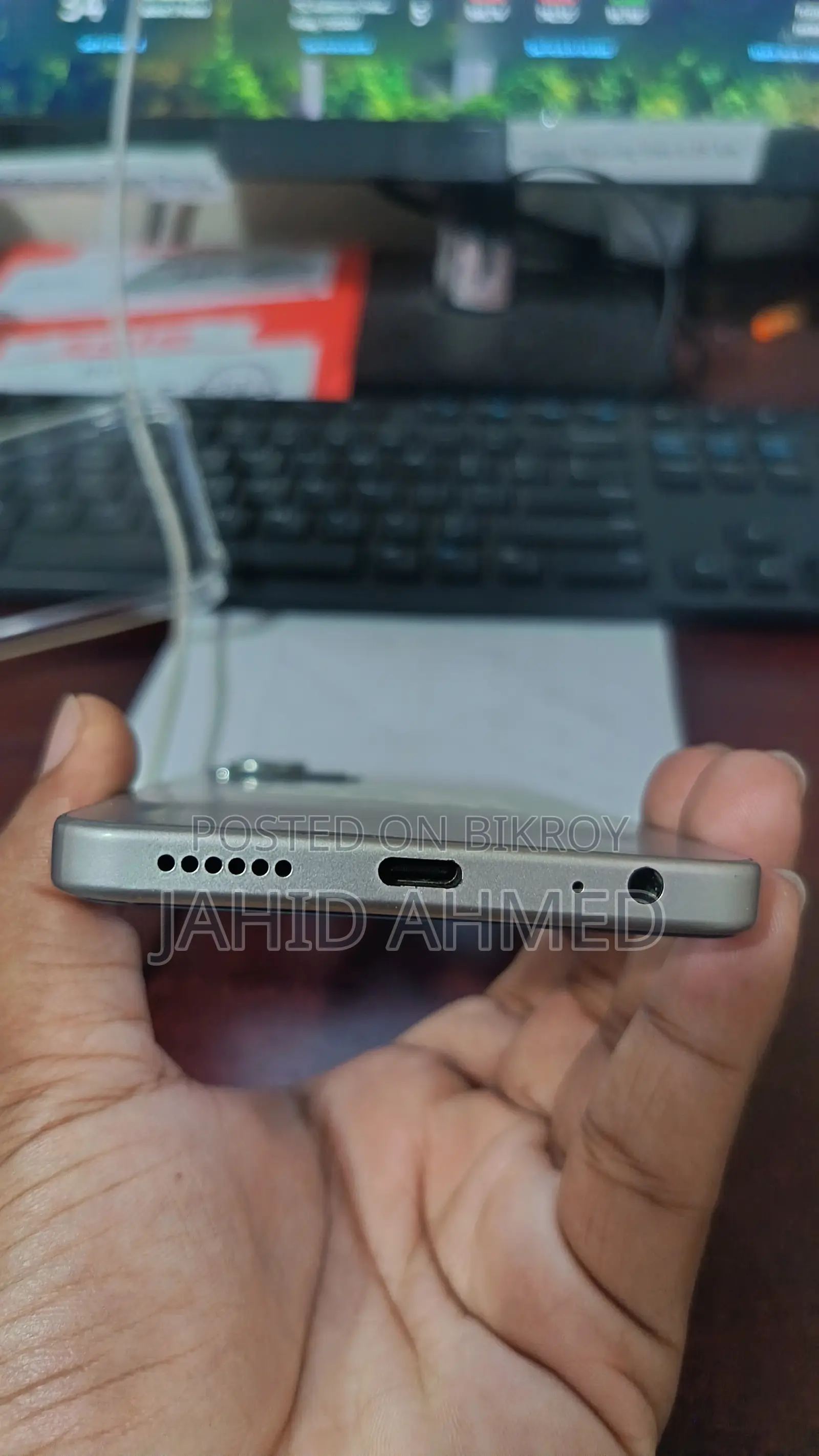 Itel City 100 128 GB Silver