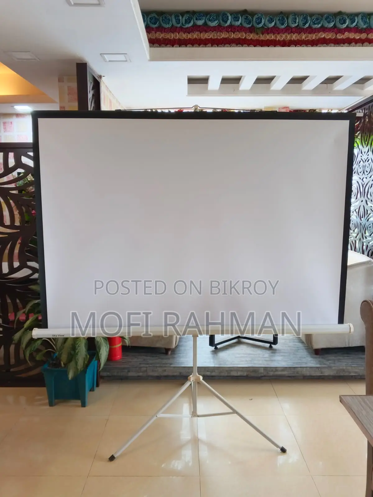 Lightly used Maxell Mc-Ex303e Projector for sale!