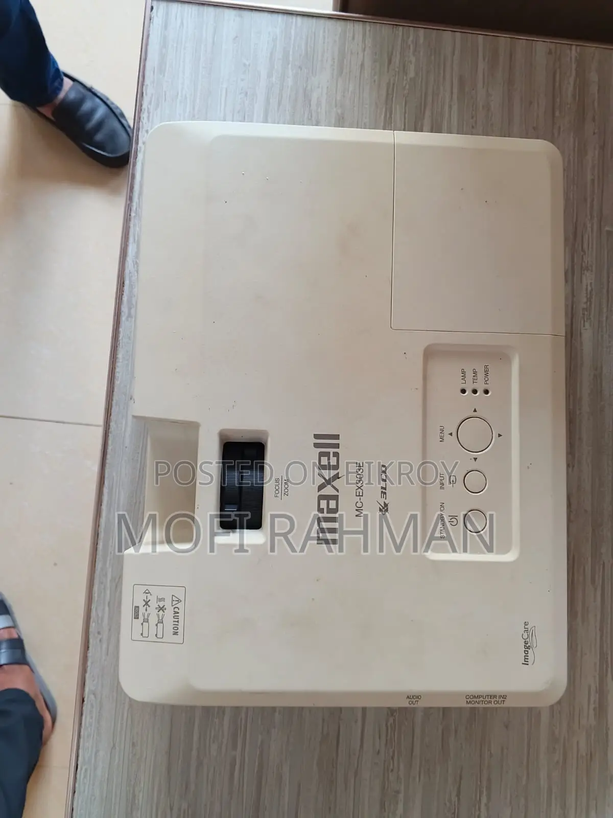 Lightly used Maxell Mc-Ex303e Projector for sale!