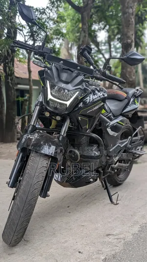 Hero Hunk 160 2025 Black