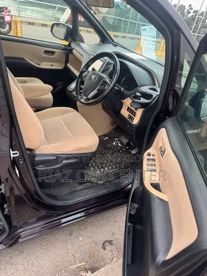 Toyota Noah 2014 Maroon