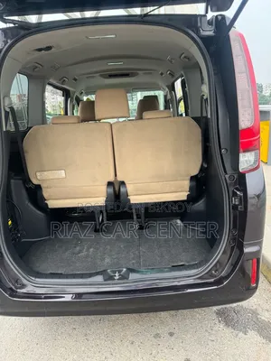 Toyota Noah 2014 Maroon