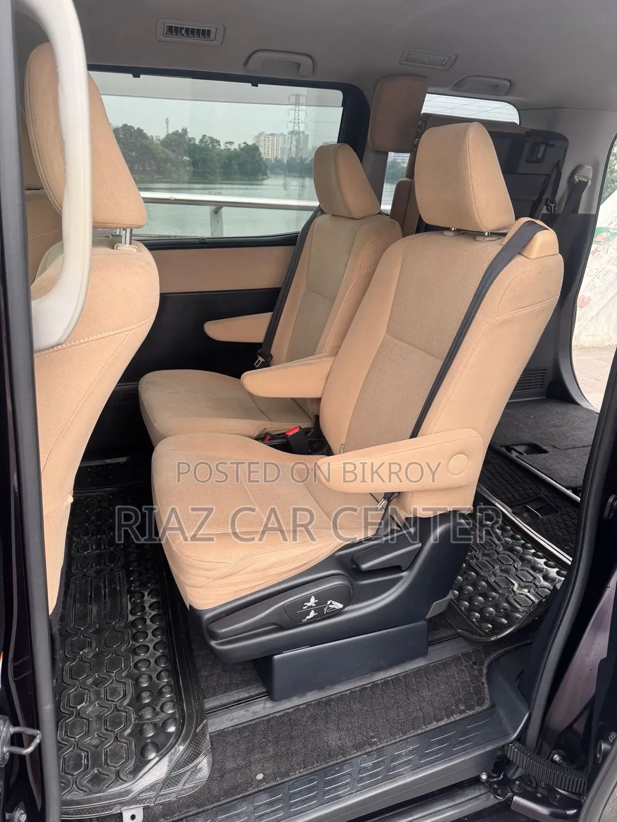 Toyota Noah 2014 Maroon