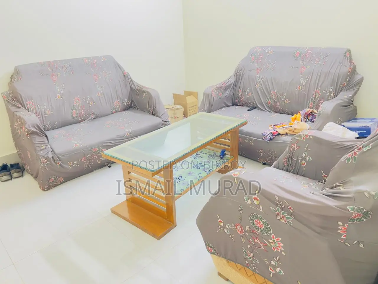 Sofa With Center Table