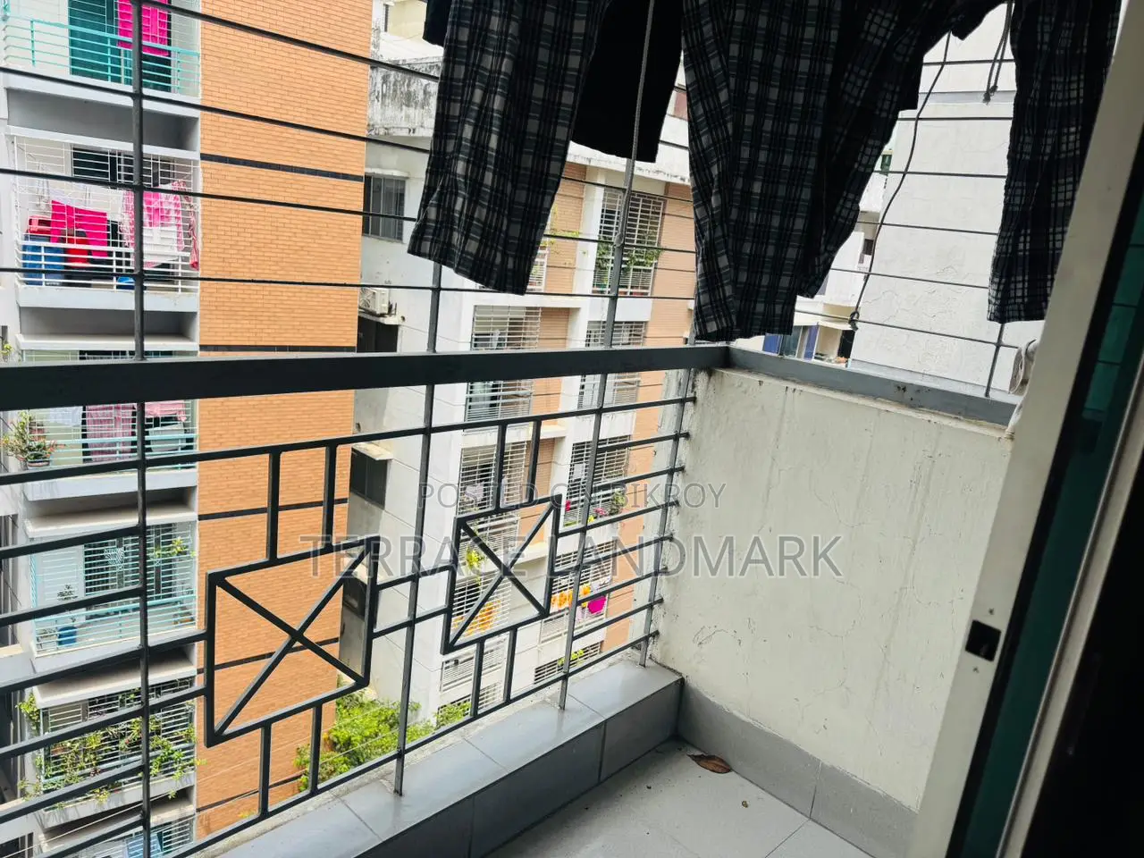 4-bedroom Apartment in Basundhara for sale