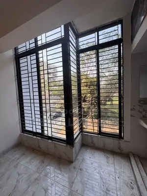 4 Bedroom Apartment in Basundhara for sale