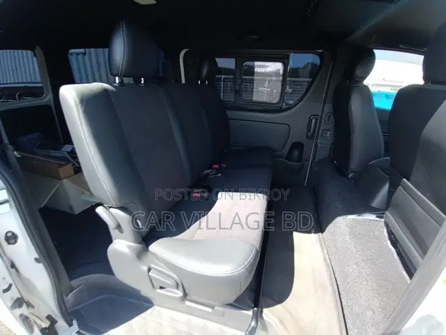 Toyota HiAce 2020 Pearl