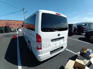 Toyota HiAce 2020 Pearl
