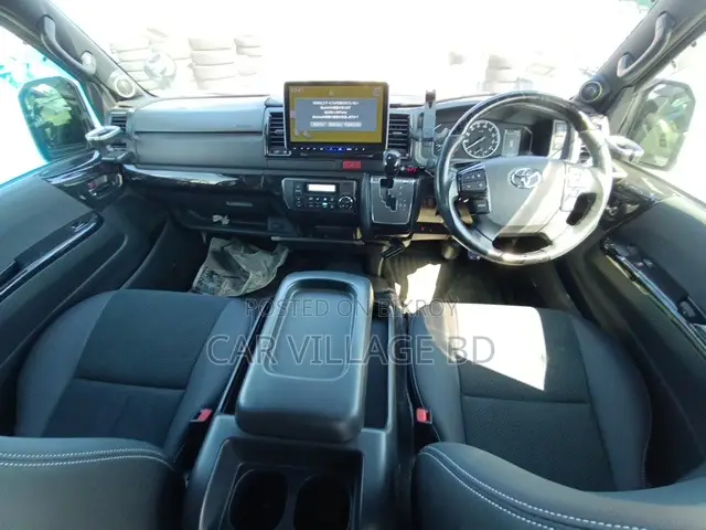 Toyota HiAce 2020 Pearl