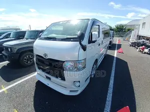 Toyota HiAce 2020 Pearl