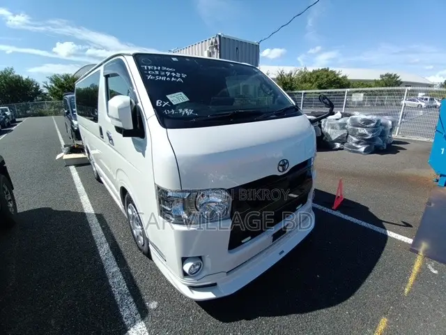 Toyota HiAce 2020 Pearl