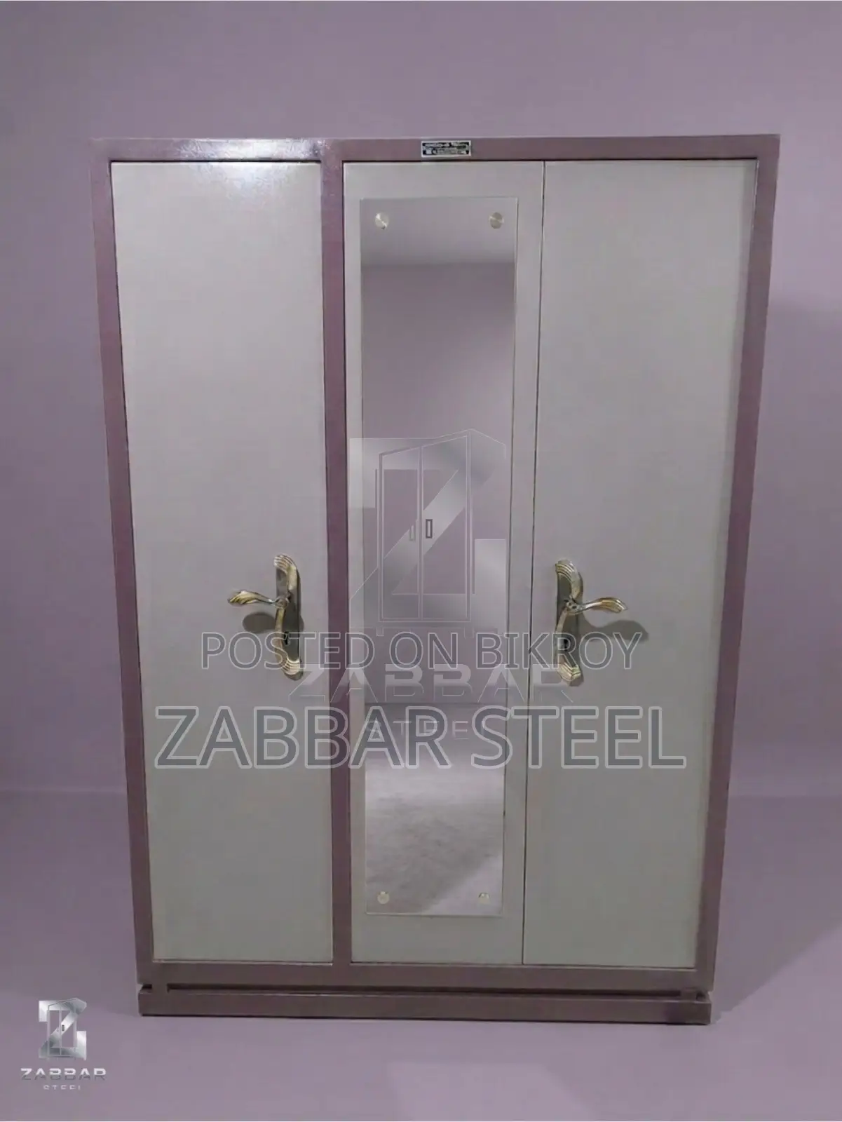 বড় পরিবারের সব প্রয়োজন মেটাতে Premium 3-Door Steel Almirah