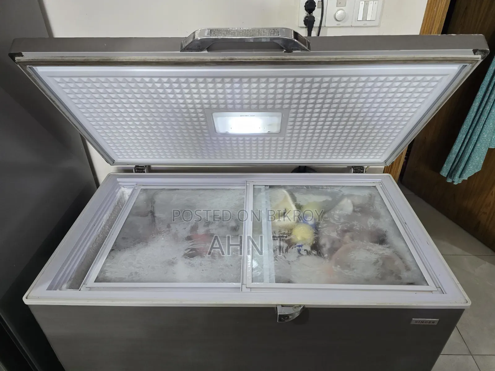 Singer Deep Fridge