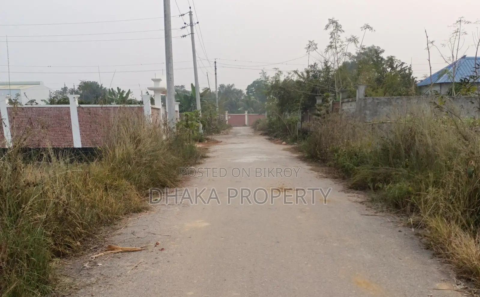 সেক্টর-১৬/আই ব্লক, ৩০ ফুট রাস্তা, ৩ কাঠা পার্কের পাশে দক্ষিণমুখী