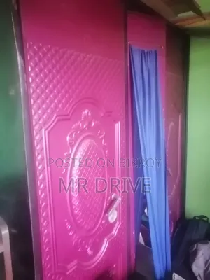 স্টিল আলমারি