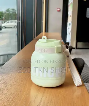 700ml Water Bottle for Keeping Water Hot and Cold for a Long Time