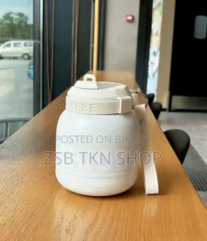 700ml Water Bottle for Keeping Water Hot and Cold for a Long Time