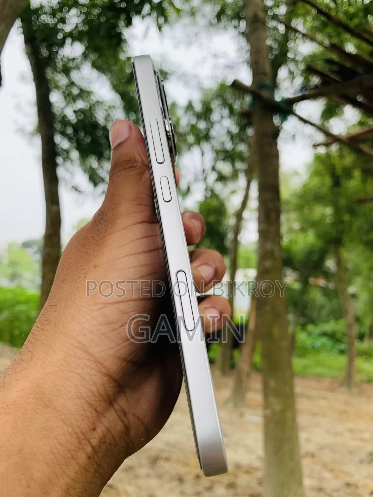 নতুন অনার ৪০০ লাইট ২৫৬ জিবি সাদা