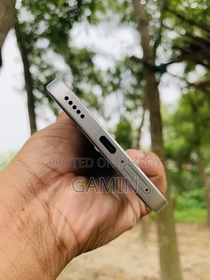 নতুন অনার ৪০০ লাইট ২৫৬ জিবি সাদা