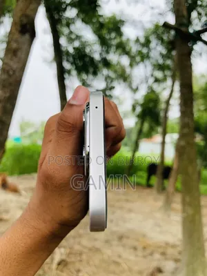 নতুন অনার ৪০০ লাইট ২৫৬ জিবি সাদা