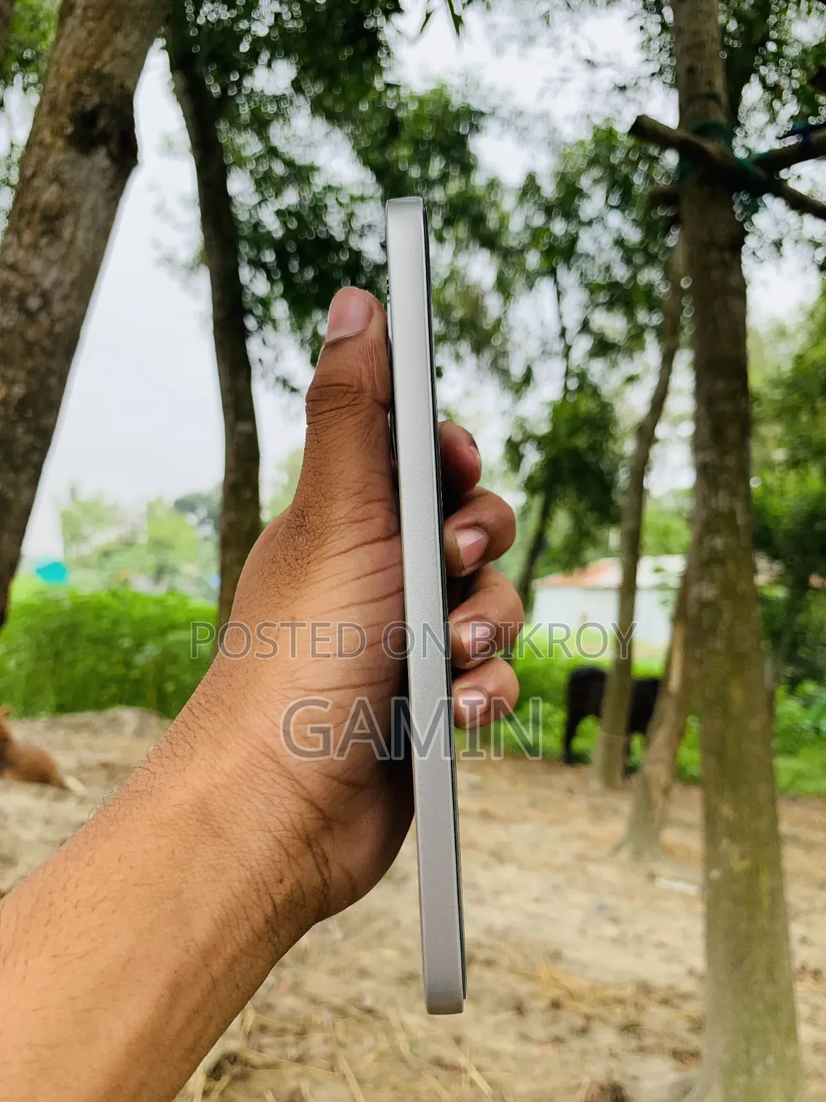 নতুন অনার ৪০০ লাইট ২৫৬ জিবি সাদা