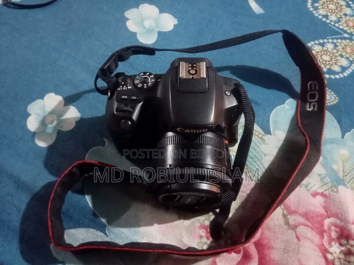 Canon 200d With Prime Lens