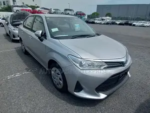 টয়োটা এক্সিও ২০২১ সিলভার