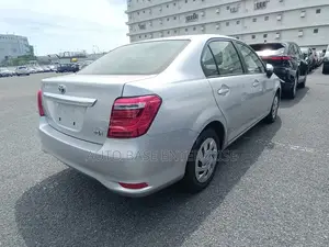 টয়োটা এক্সিও ২০২১ সিলভার