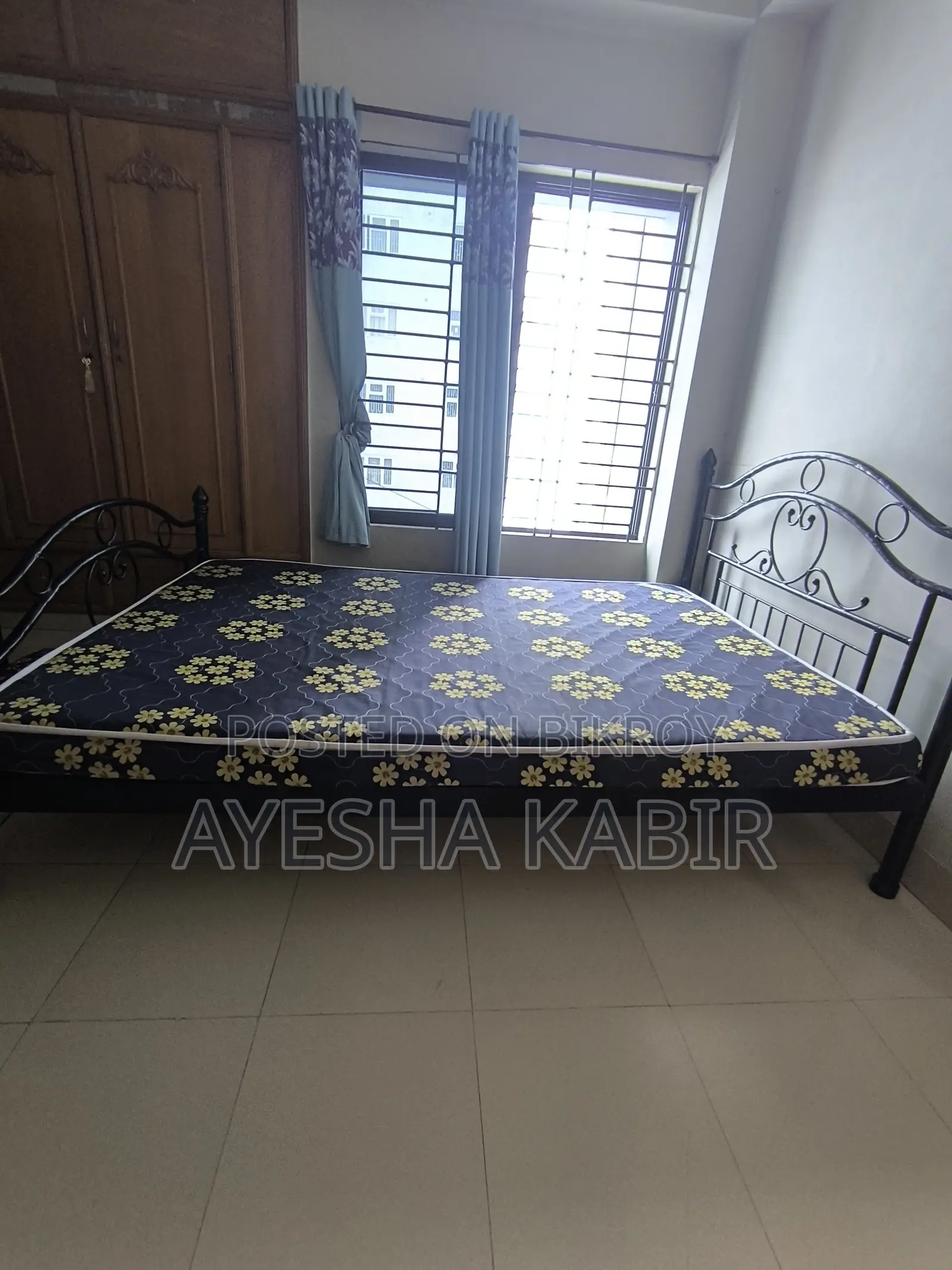 Semi Double Bed With Mattress