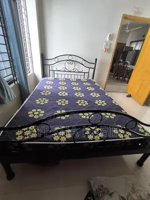 Semi Double Bed With Mattress