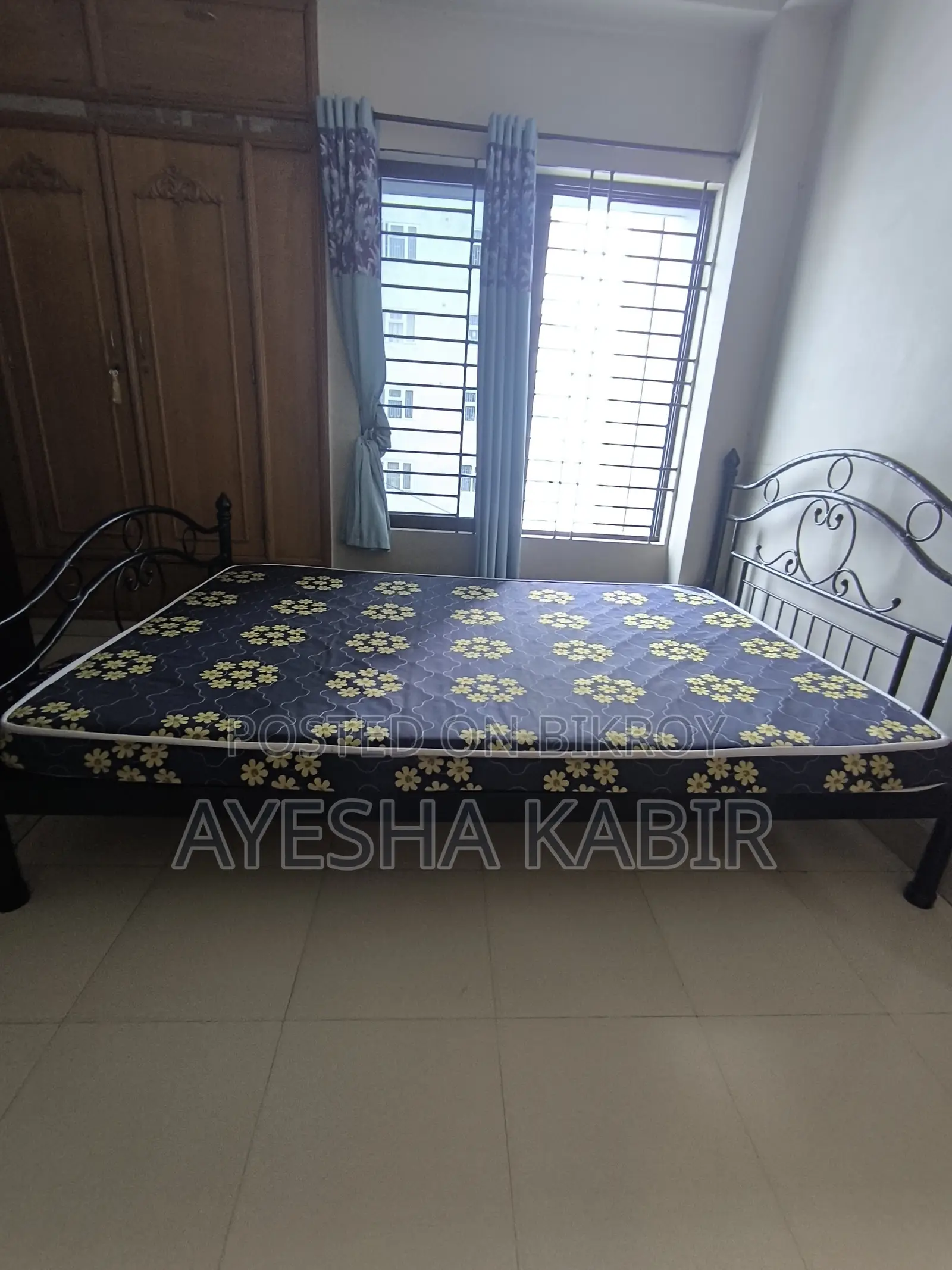 Semi Double Bed With Mattress