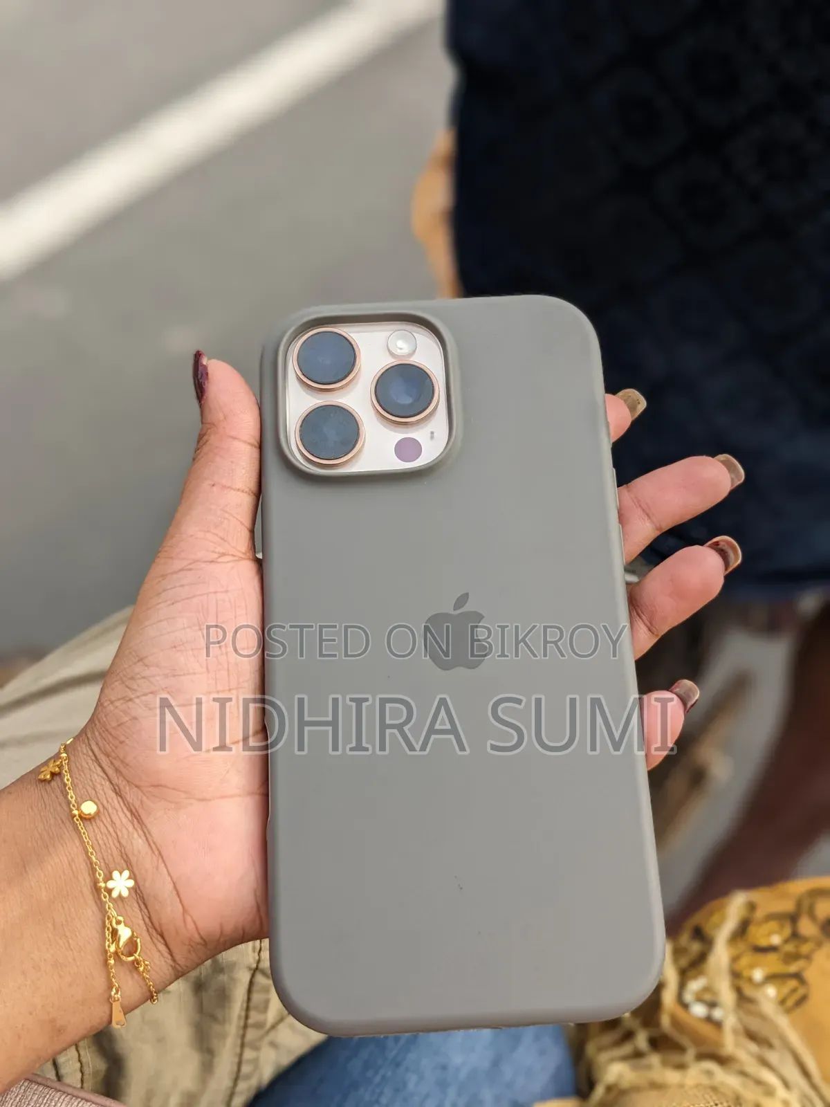 অ্যাপল আইফোন ১৬ প্রো ম্যাক্স ২৫৬ জিবি গোল্ড