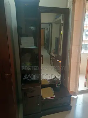 ড্রেসিং টেবিল