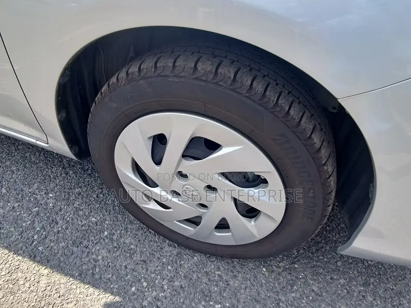 Toyota Axio 2022 Silver