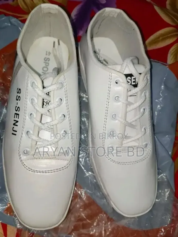 White Sneaker Shoes - Full Fresh, Size 41/42