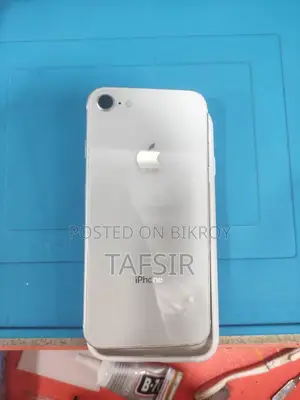 Apple iPhone SE 128 GB White